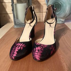 Beautiful Floral Liz Claiborne Heels
